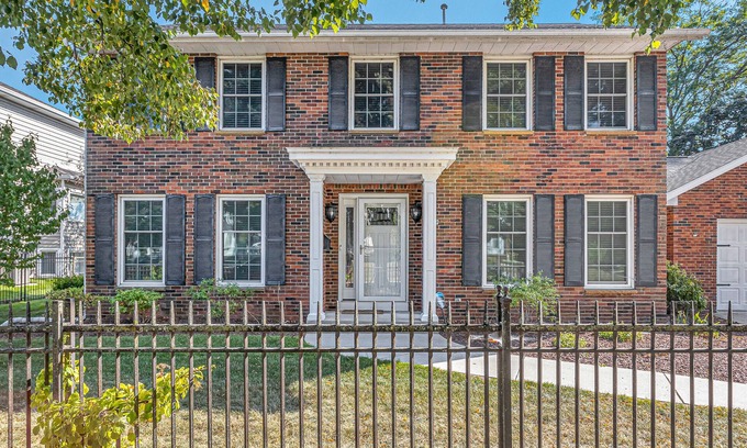 Sheboygan House | nnLuxury Downtown Sheboygan 4BR-2.5 Bath - 3 min walk to beach - Lakeside Legacy