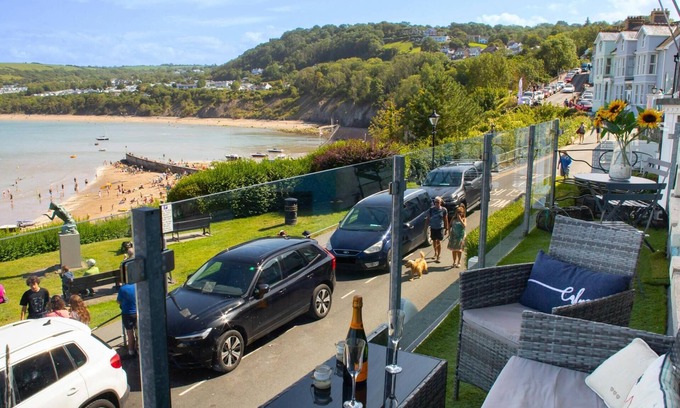 New Quay Apartment | No. 1 Cliffside, New Quay