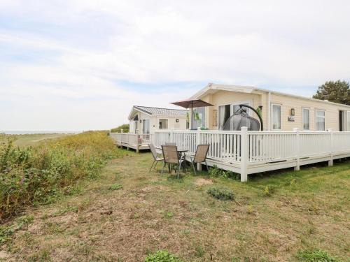 Kessingland House | No 2 - Seaview