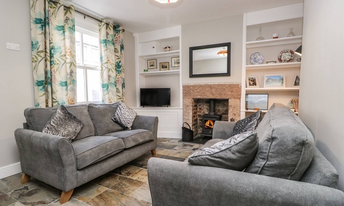 Cockermouth Cottage | NO.2 WATERLOO STREET, family friendly, with open fire in Cockermouth