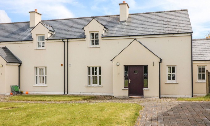 Dungarvan Cottage | NO. 3 AN SEANACHAI, family friendly in Dungarvan, County Waterford