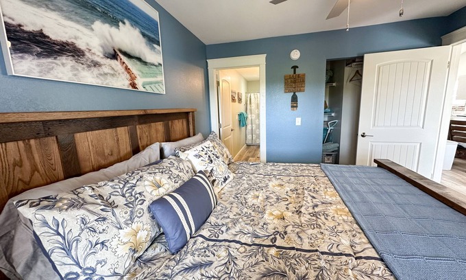 Indian Point Condo | NO STEPS Lakeview Top Floor Blue Bird Retreat