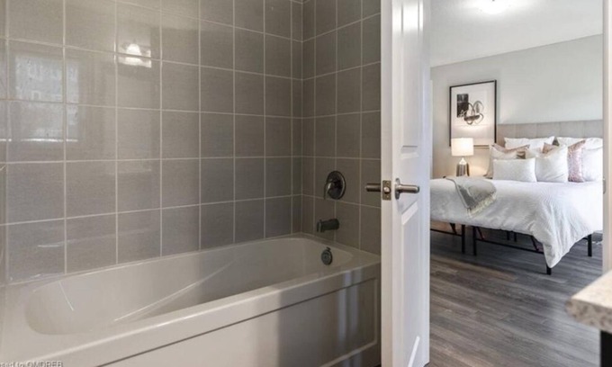 Hamilton House | Noah's Amazing Home