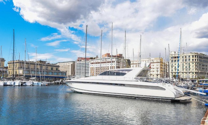 Chiaia Boat Rental | Noleggio barca Napoli