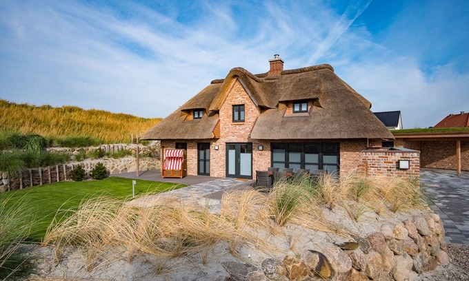 St. Peter-Ording House | Norderdeich 17 - Wunderschönes Reetdachhaus in Toller Lage und Großzügigem Grund