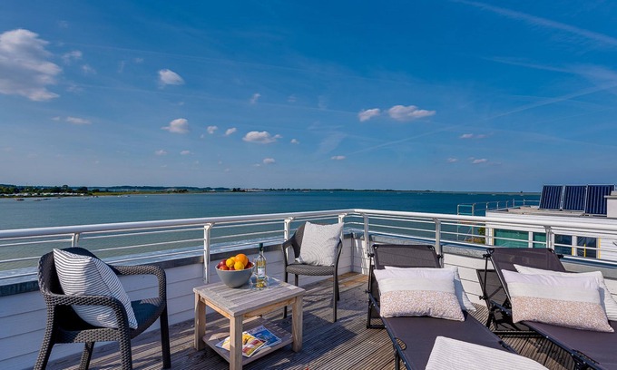 Olpenitz House | Nordlicht - 1. Reihe,finnische Sauna,kamin, Meerblick,dachterrasse,2 Stellplätze