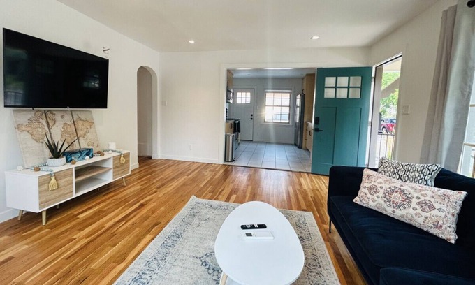 North End House | North End Bungalow Pet Friendly, HyDe PaRk!