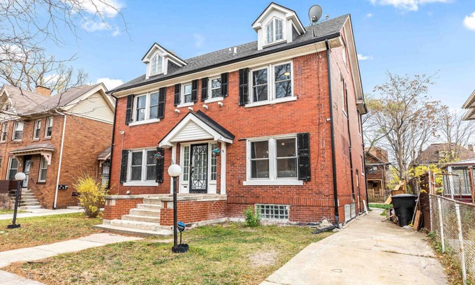 Detroit Apartment | North End Treasure. Beautiful 2 bedroom apartment