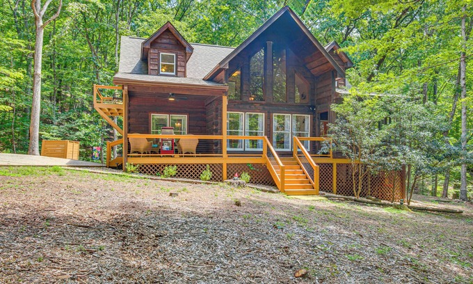 Jasper Cabin | North Georgia Cabin w/Hot Tub & Community Perks!