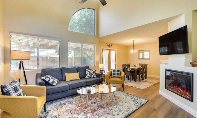 Paradise Valley Village House | North Phoenix Home! Great Location + Private Patio