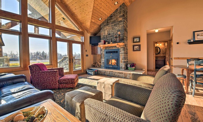 Two Harbors Cabin | North Shore Cabin w/Fire Pit By Gooseberry Falls!