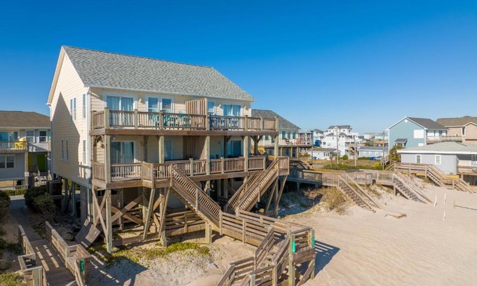 Surf City House | North Shore Oasis