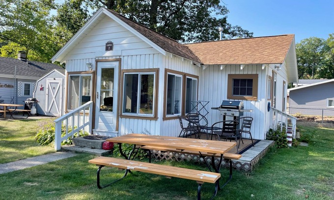 Prudenville Cottage | North View Cabins #2 - Cozy 2Bed/1Ba Cabin with Private Deck on the Lake!