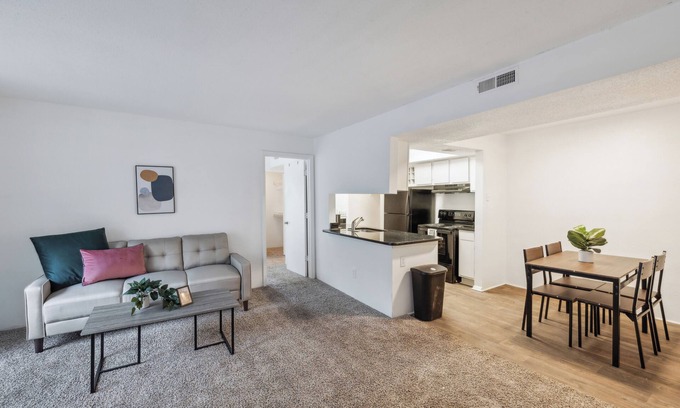 Winston - Salem Apartment | Northcliffe 1107 I Fully Furnished 2 Bedroom 2 Ba