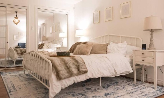 Mont-Tremblant Ski Chalet | Northern Chic Stylish 1 King Bedroom for 4 Guests