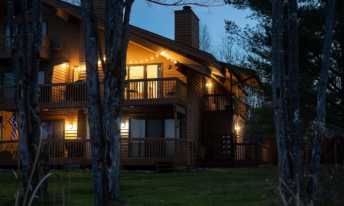 Mancelona Condo | Northern Michigan paradise! sleeps 7 KING bed. Private association outdoor pool