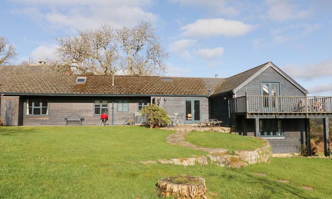 Gidleigh Cottage | NORTHILL LODGE, family friendly, with hot tub in Chagford