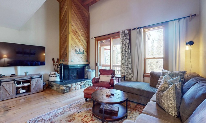 Truckee Condo | Northstar condo with pool, hot tub, & sauna access - near village