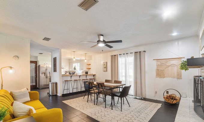 Gainesville House | Northwood Estate, 15min from UF, sleeps 9, recently renovated!