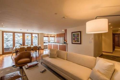 Vail Apartment | Northwoods Easy Ski In Ski Out Access