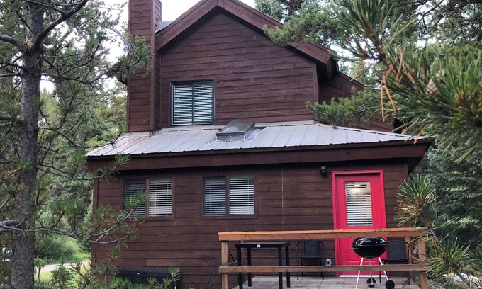 Blue River Ski Chalet | Norway Cabin Summary:
