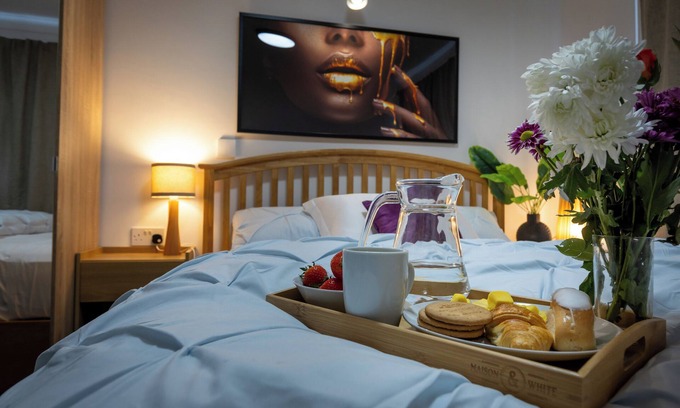 Norwich House | Norwich - House - Sleeps 7 - Parking - Garden