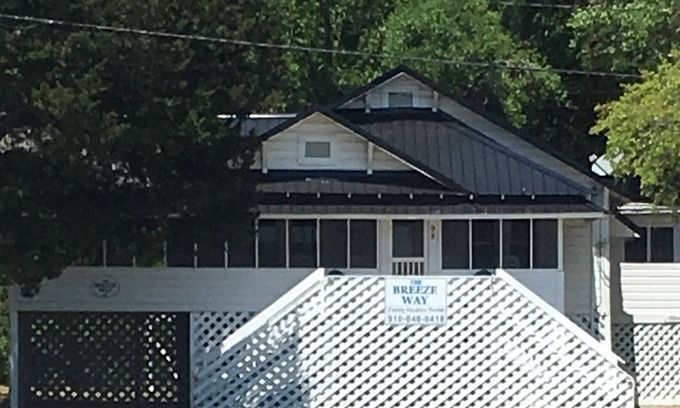 Ocean Drive Cottage | Nostalgic Cottage-Best Porch View in O.D.! Steps to Beach & Main Street