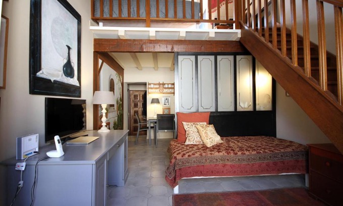 St.-Remy-de-Provence Apartment | Nostradamus