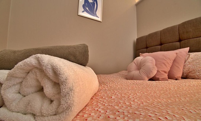 Lancaster Apartment | Not Bookable