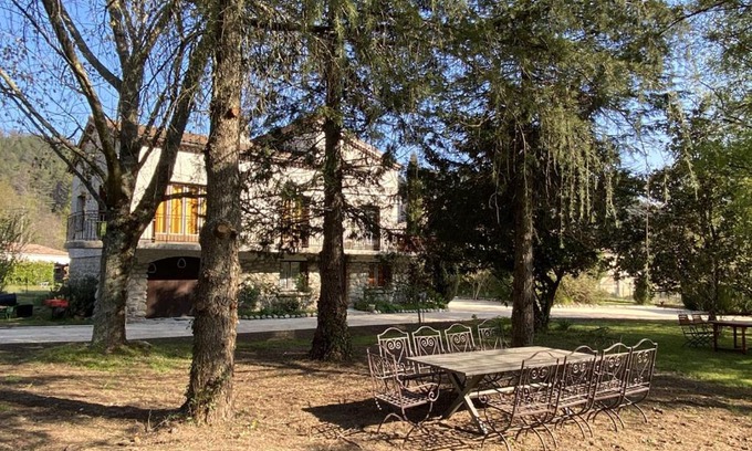 Jaujac Villa | NOUVEAU Villa Olga