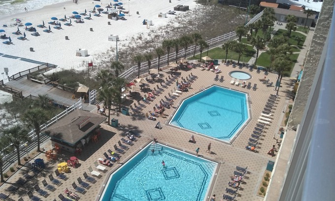 Thomas Drive Hotel | nThe Summit Condo resort.nnnn