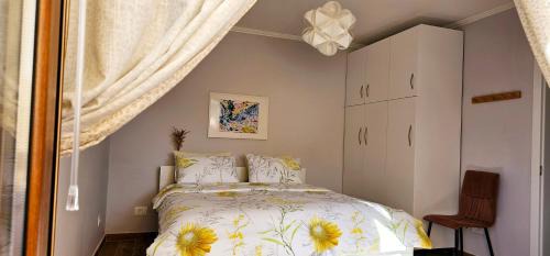 Tirana Apartment | Nuçi's Place, lovely apt with balcony near Blloku