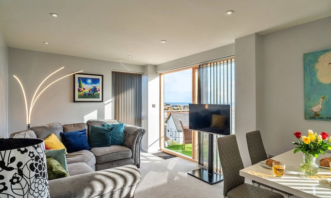 Teignmouth Apartment | Number 10, Montpellier Apartments