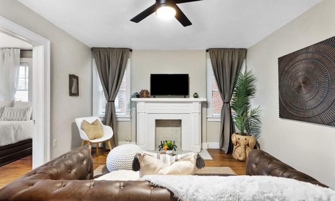 Mesta Park Apartment | NW 20th #4 (OKC) · Elegant & Historic Getaway - Close to Everything