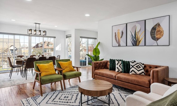 Constable Hook Condo | NYC 20min | Sleeps 10 | Free Parking | Patio