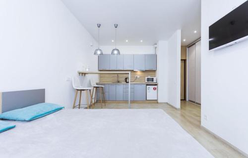 Podilskyj Apartment | Nyvky Like Home - Grey 21