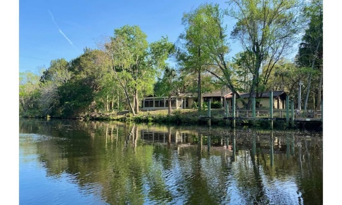 Inglis House | Oak Rock Ranch - Riverfront - Scenic Old Florida