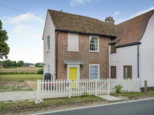 Frinton-on-Sea House | Oak Tree Cottage