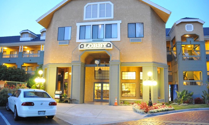 Monrovia Hotel | Oak Tree Inn