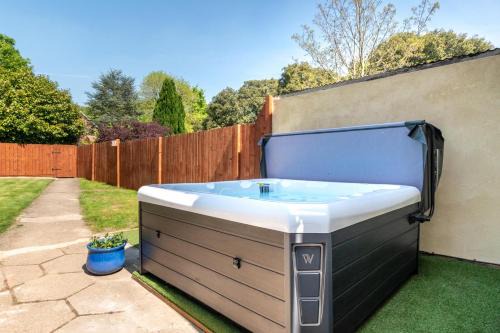 Fakenham House | Oak View - Norfolk