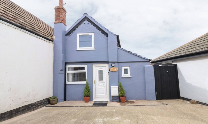 Mablethorpe and Sutton Cottage | OAR COTTAGE, family friendly, with a garden in Mablethorpe