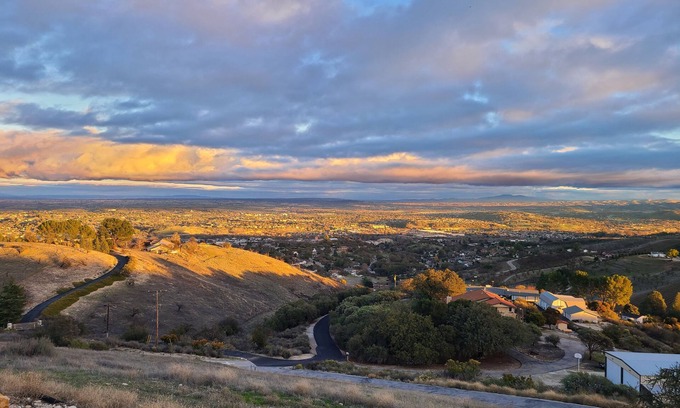 Paso Robles Apartment | Oaxaca en Los Robles - Views, King bed, EV charger, 5 min to Downtown