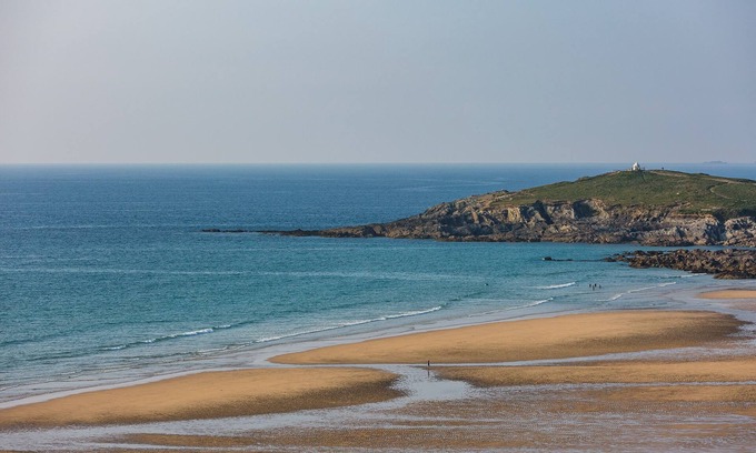 Newquay Apartment | Ocean 1 Apartment Overlooking Fistral Beach