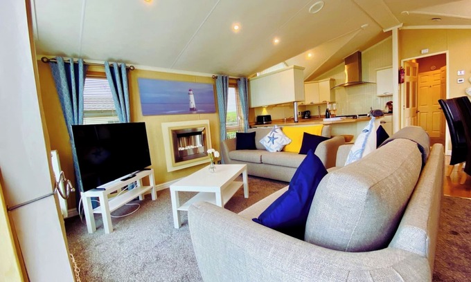 Exmouth House | Ocean Bliss Lodge at Devon Cliffs Resort