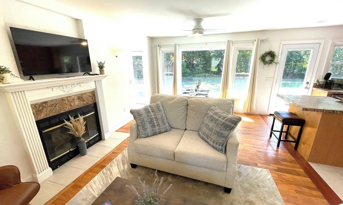 Wilmington House | Ocean Breeze Bungalow Beaches Trails Golf all within 10 min or less.