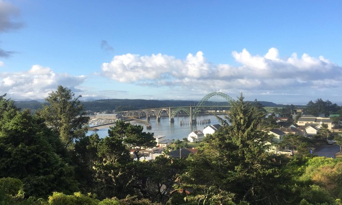 Newport House | Ocean, Bridge and Bay VIEWS! 7 day minimum rentals