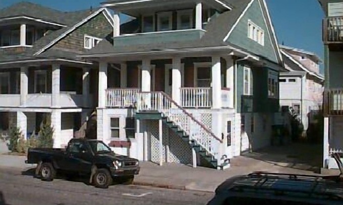 North End House | Ocean City cottage just over a block from the beach in the North End