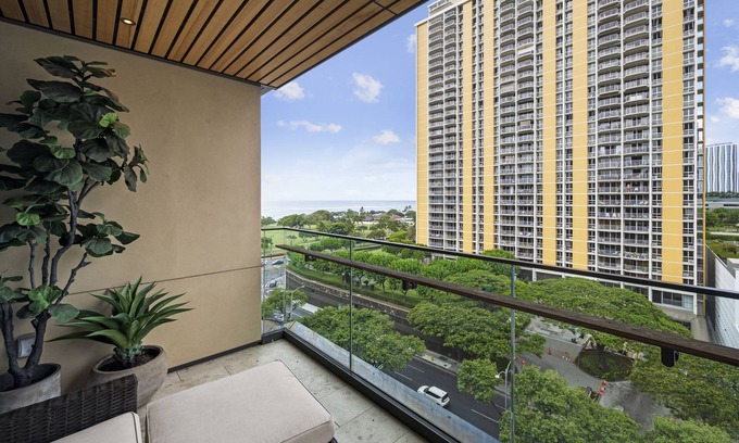 Ala Moana Condo | Ocean-City Exclusive Park Lane Condo by the Beach w/Fabulous Amenities