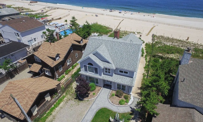 Point Pleasant Beach House | Ocean Front Beach House. Walking Distance to Jenkinsons.