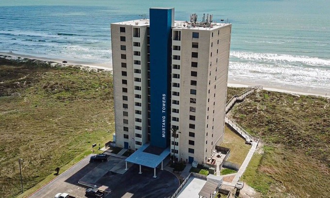 Port Aransas Condo | Ocean Front, Boardwalk to the Beach, Shared Pool